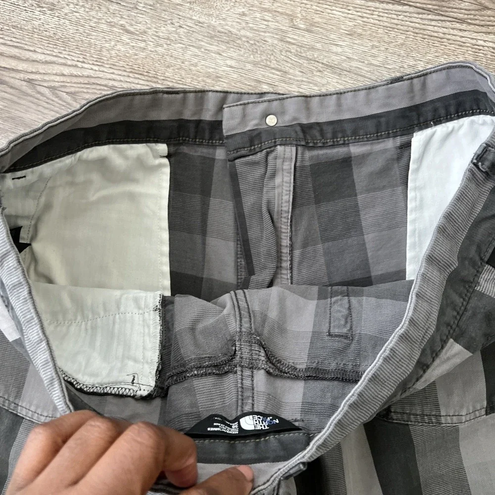 The North Face Chino Shorts Mens 38 Gray Stripe 10